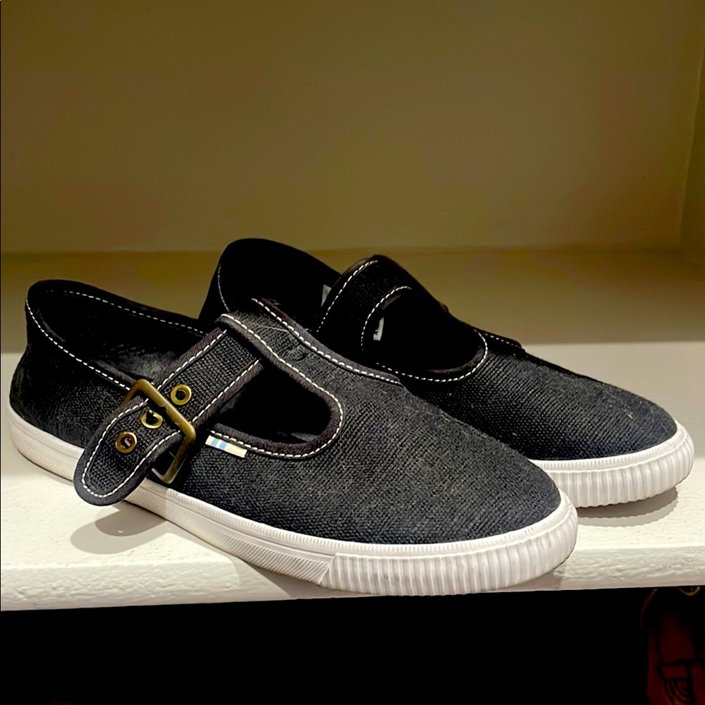 Toms Black Women’s Sneakers with Buckle
New without tag